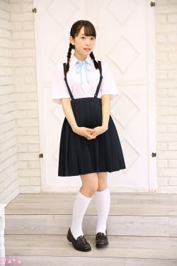 一个女的和三个男的