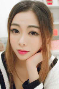 美女扒开衣服露出Q弹Q弹的奶头